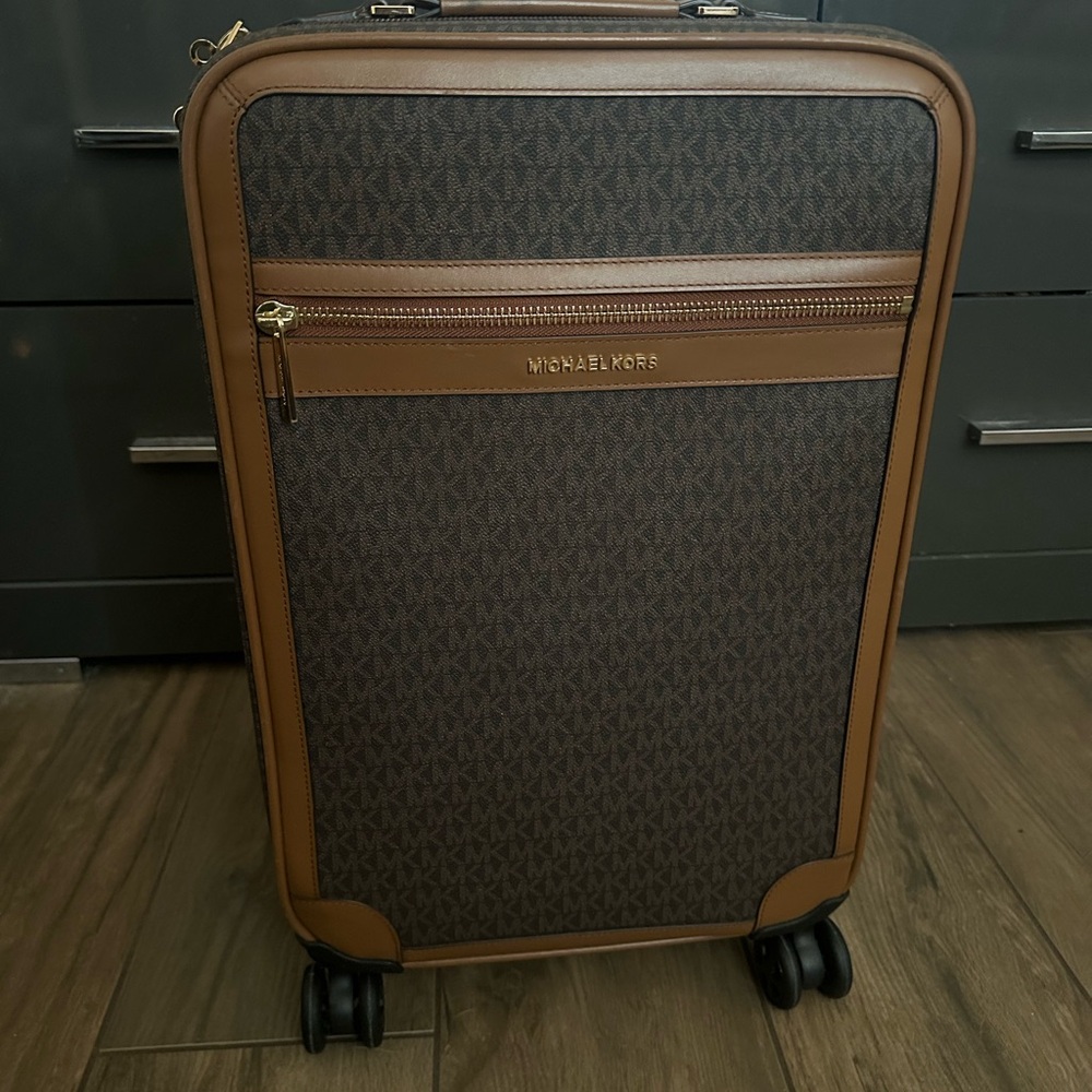Michael Kors Luggage Trolley